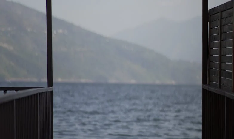 Когато уикендът се превърна в бойно поле: Моята история за свекървата, компромисите и борбата за себе си