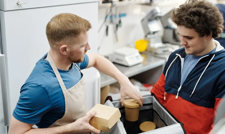 В сянката на свекървата – Изповедта на една майка за тежестта на помощта