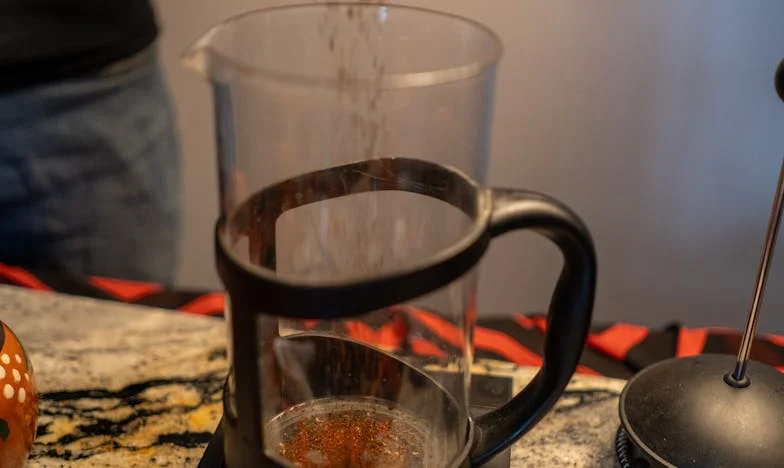 Niespodziewany sojusz: Jak teściowa i zięć stali się jedną drużyną