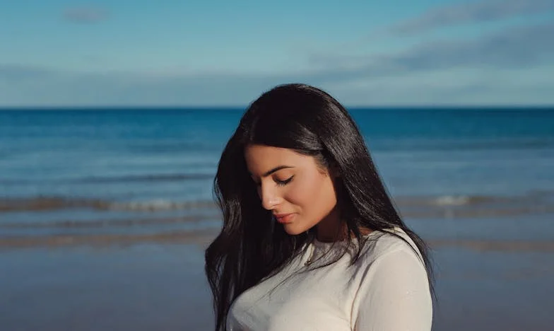 Mąż zostawił mnie dla koleżanki z pracy. A ona miała czelność zaprosić mnie na ich ślub...