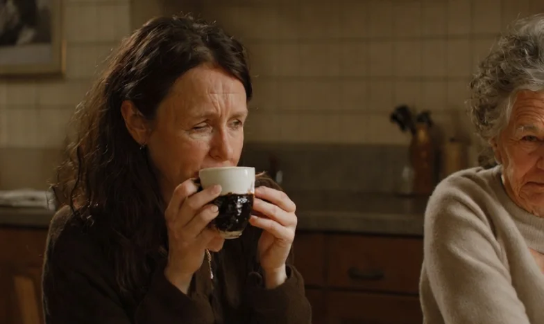 Między lojalnością a prawdą: Czy powinnam wybaczyć teściom?