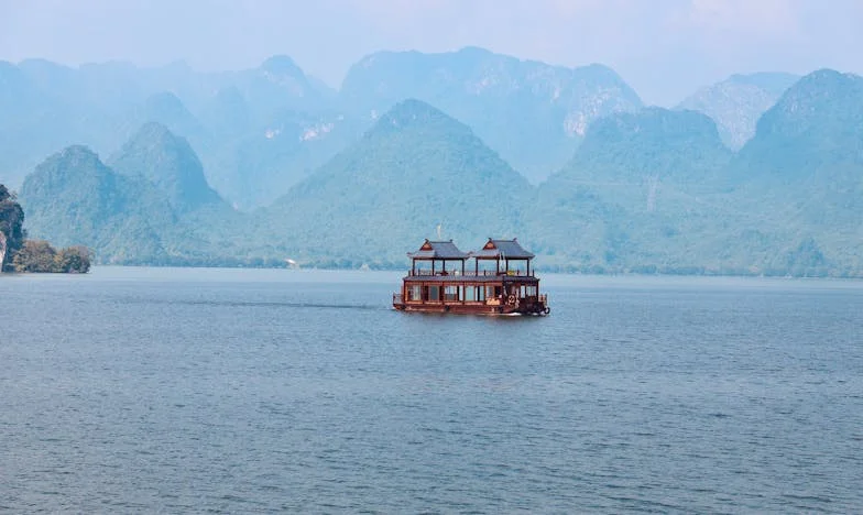 Zostawiłam rodzinę w tyle: Mój brat uważa, że jestem egoistką, ale nie żałuję ani chwili