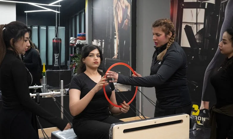 Cudzoziemscy więźniowie: Opowieść z huty i cienia