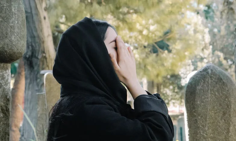 „Czy ktoś mnie jeszcze widzi?” – Opowieść o kobiecie, która zniknęła w swojej własnej rodzinie