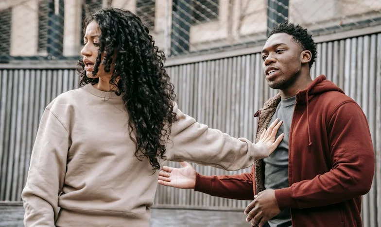 Miłość, która boli: Jak zostałam wyrzucona z życia własnego syna