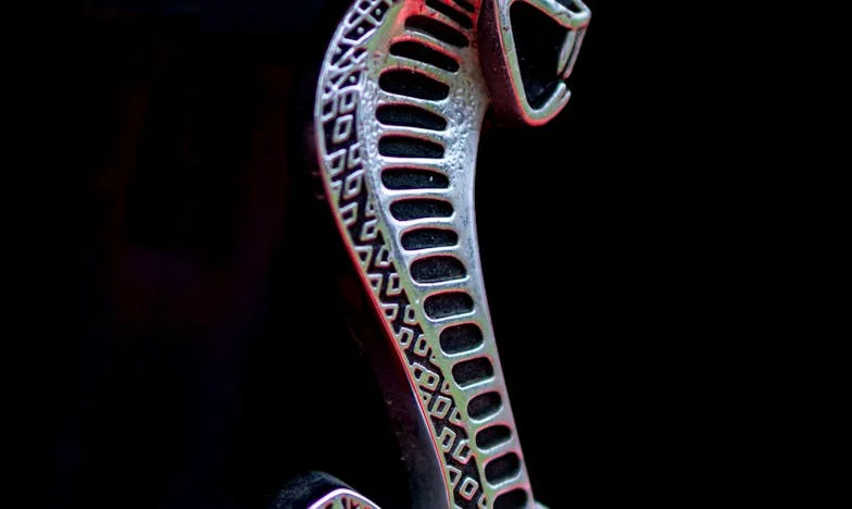 Mój mąż miał być w delegacji, ale GPS pokazał szpital położniczy. Zamiast awantury, zrobiłam trzy rzeczy, które zmieniły wszystko…