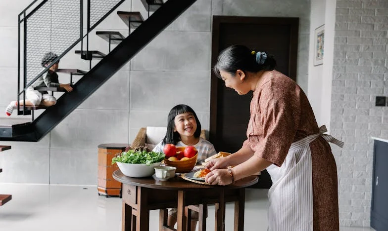 "Zamiast zająć się naszym dzieckiem, oddał je swojej mamie. A przyjaciółka powiedziała, że to moja wina..." – Historia Marty z Warszawy