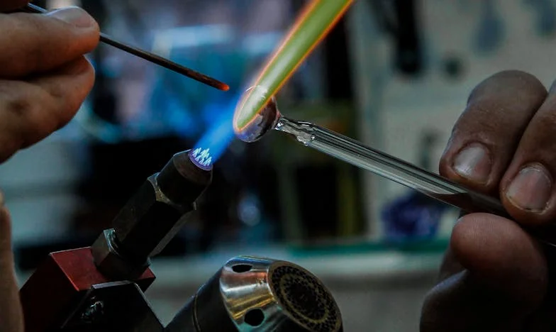 Miłość, która bolała: Jak odnalazłam siebie między dwoma sercami