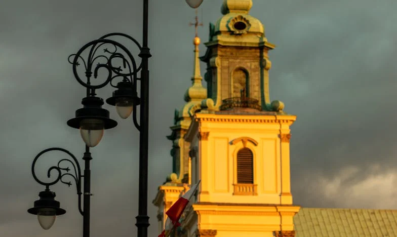 Po 55. urodzinach mąż przestał wracać do domu na noc. Powiedział, że potrzebuje przestrzeni – a potem zobaczyłam ich razem w galerii handlowej