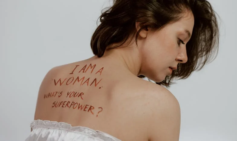 Kiedy wychodzisz za maminsynka: Prawda, której nikt nie chciał usłyszeć