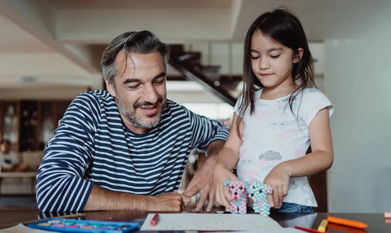 Nasza rodzina, ale nie nasz dom: Prawda o pieniądzach, zdradzie i milczeniu