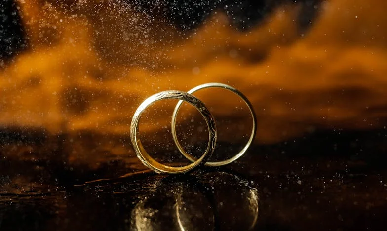 Sąsiadka w szlafroku i stara koszulka mojego męża – historia, która zmieniła wszystko