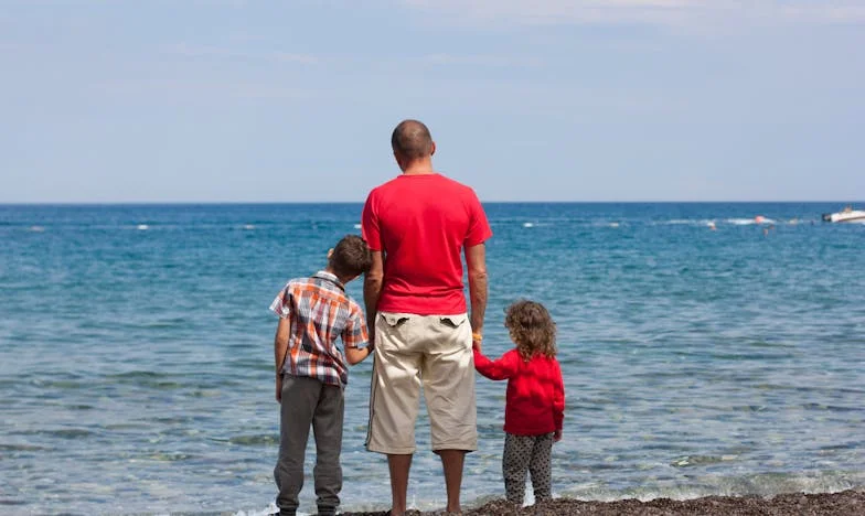 Zamknąłem żonę w spiżarni, bo sprzeciwiła się mojej matce – ale kiedy rano otworzyłem drzwi, wszystko się zmieniło