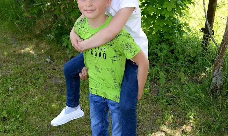 Zatrudniona do sprzątania rezydencji – a tam spotkałam moją zaginioną matkę, żyjącą jak duch