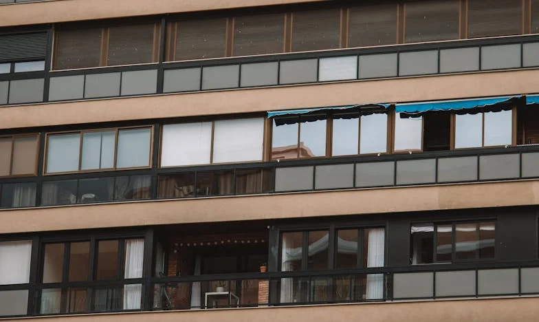 „Anna, od dziś śpisz w kuchni” – Historia matki, która stała się obca we własnym domu