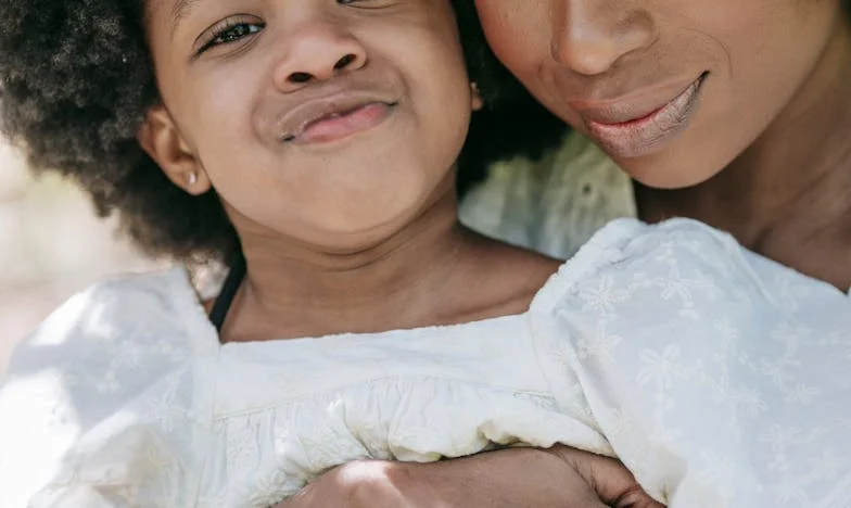 Kiedy nasze mamy się połączyły: Historia jednej nieoczekiwanej ślubnej burzy i rodzinnego chaosu