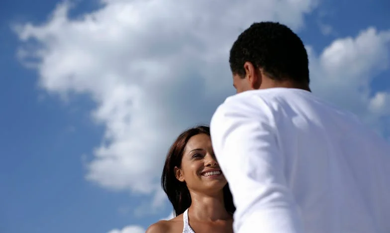 Mój mąż, jego portfel i mój więzienny dom: Opowieść o małżeństwie bez wolności