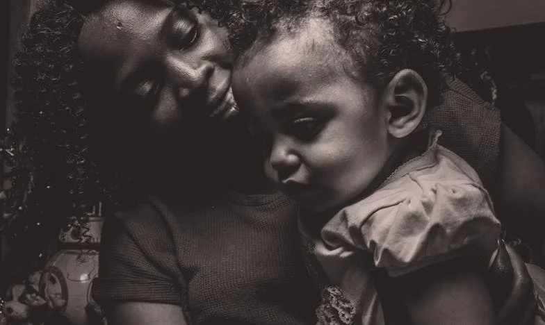 Suze na jednym poduszce: Matka i córka porzucone w tym samym tygodniu