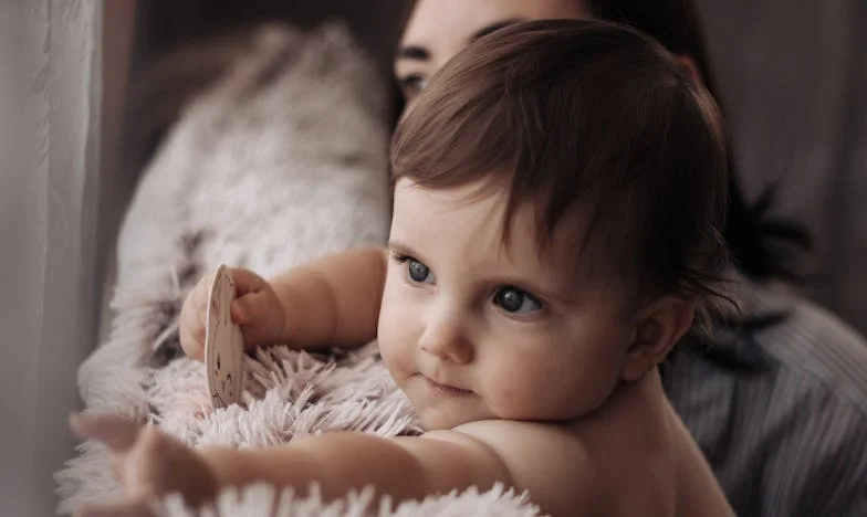 Między dwoma drzwiami: Opowieść matki, która nie może znaleźć swojego miejsca