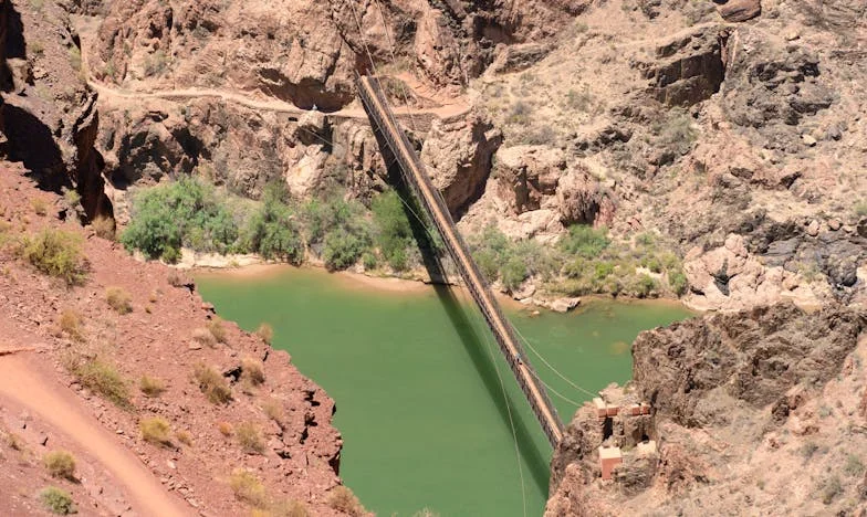 Kad istina zaboli: Prijateljstvo, izdaja i novo rođenje