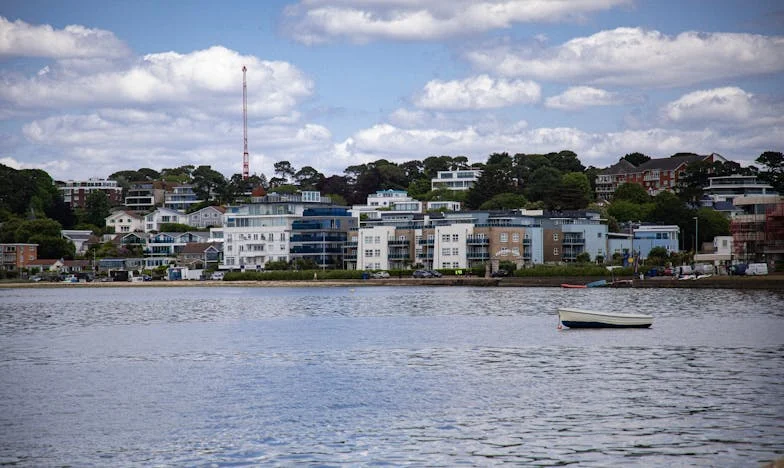 Četiri zida, previše snova: Moja borba za dom