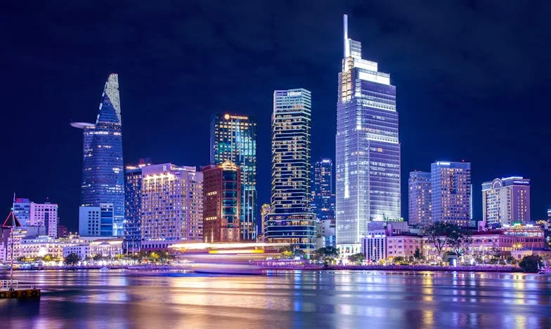 Kad je troje postalo previše: Priča o neočekivanom rastanku