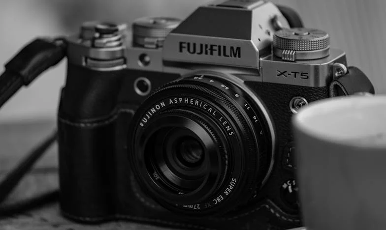 Majčina tišina: Priča o Lejli i Amri