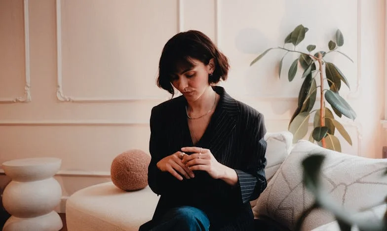 Molitva iza zatvorenih vrata: Kako sam pronašla mir u skučenom domu