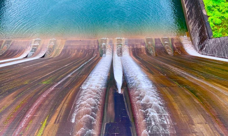 Sama u tišini: Priča o ponosu, samoći i neizrečenim riječima