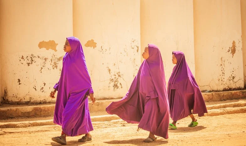 Što su naši susjedi mislili: Priča o ljubavi, predrasudama i jednom zidu