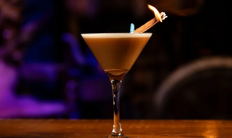 Između Dvoje Vatre: Kad Ljubav i Porodica Postanu Protivnici