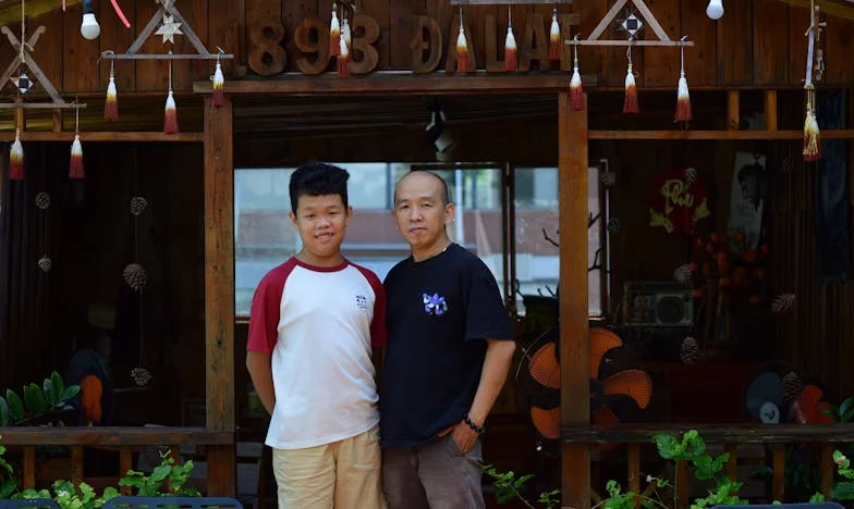 Između Dva Doma: Priča o Pravu na Krov nad Glavom