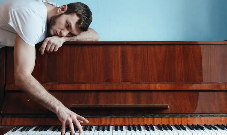 Između Dvaju Vrata: Priča Jedne Majke Koja Više Nema Svoje Mjesto