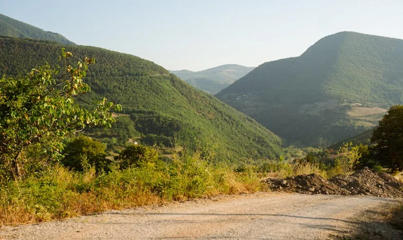 Ispod Iste Strehe: Kako Me Suprugova Prevara S Najboljom Prijateljicom Slomila