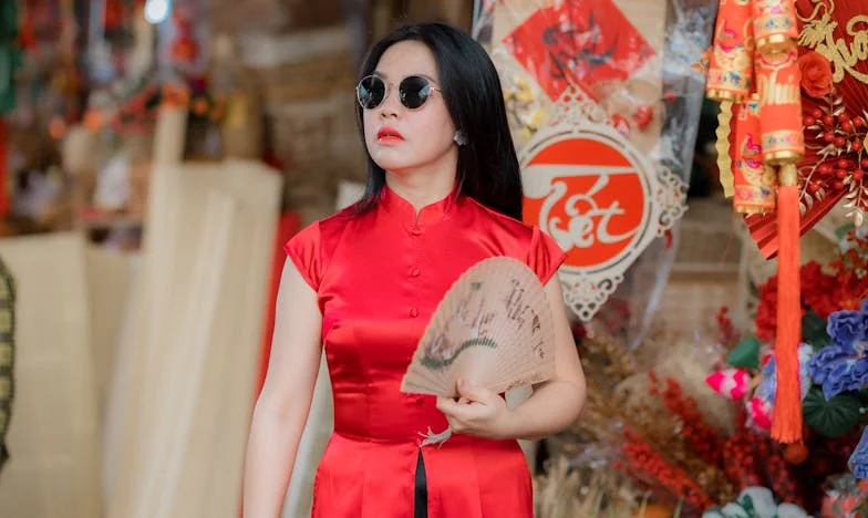 Između dvije vatre: Priča o Ani, majci, supruzi i ženi