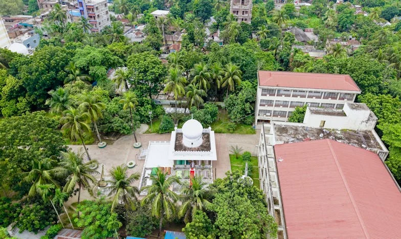 Nevidljiva nit: Prijateljstvo na kušnji u sjeni majčinstva