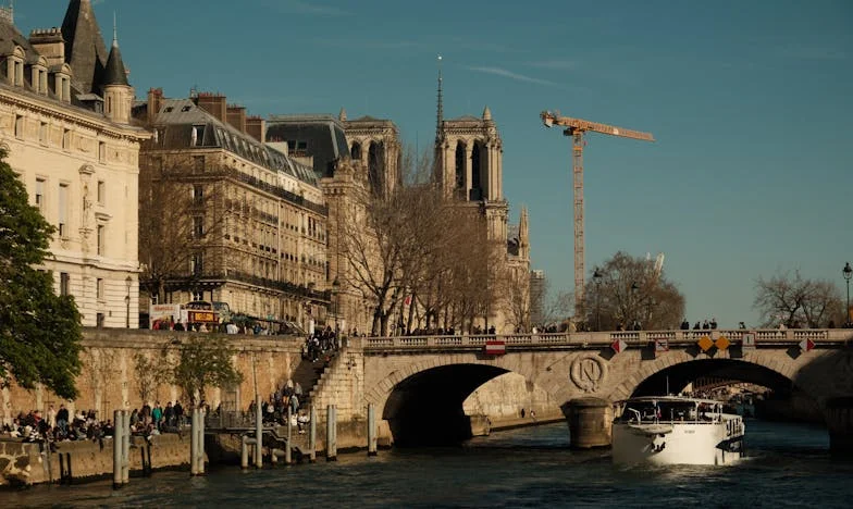 „Ovo je kuća moga unuka. Ne usudi se dijeliti je!” – Kako je moja bivša svekrva pokušala uzeti sve što mi je ostalo nakon raspada braka
