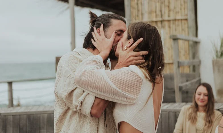 Razbijeno Ogledalo: Ivonina Borba s Izdajom