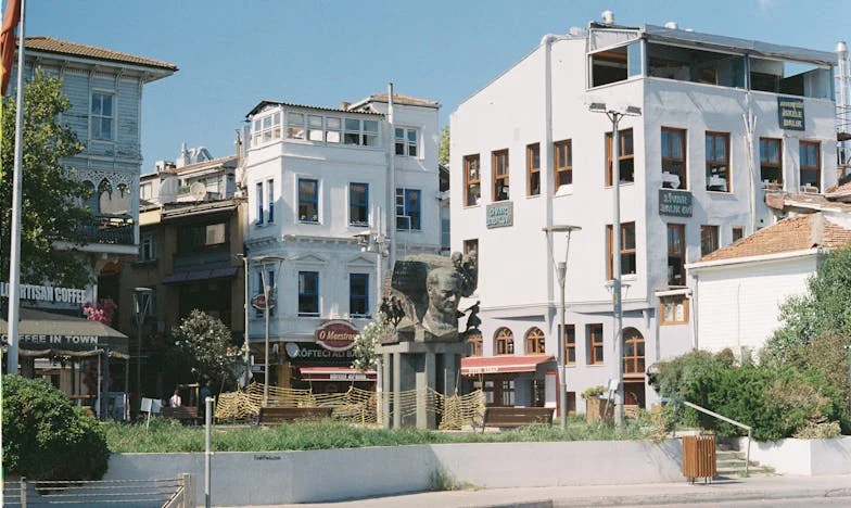 Kad su naše majke postale prijateljice: Početak kraja na kavi u Sarajevu