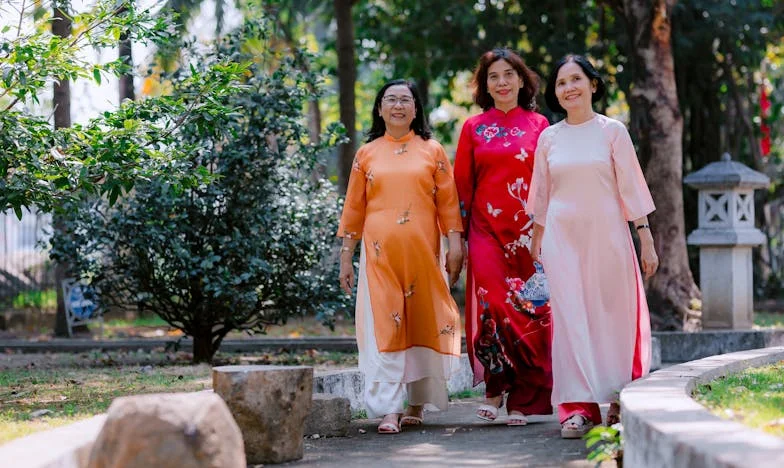 Ispod Površine: Priča o Ani i Senkama Braka