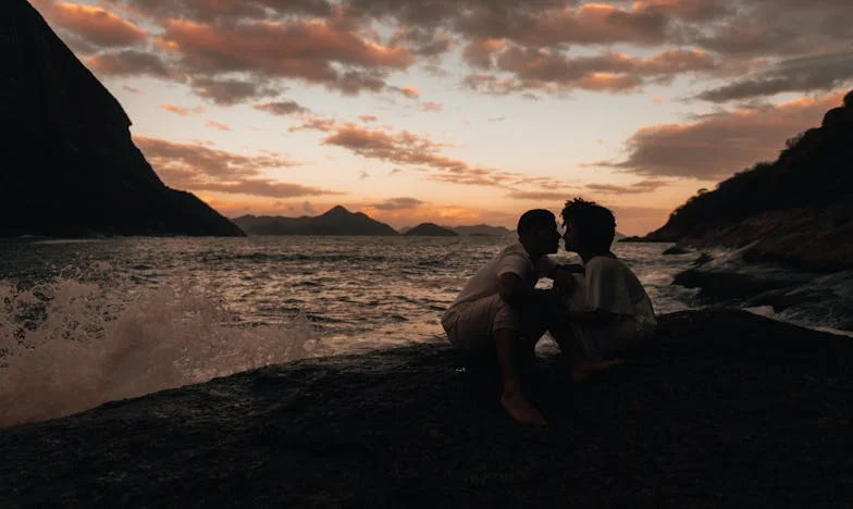 Između Dvije Kuhinje: Moj Muž, Njegova Majka i Ja