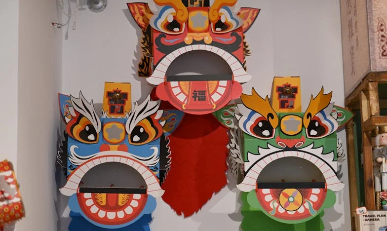 Između Dviju Vatra: Moja Svekrva, Moja Ljubav i Ja