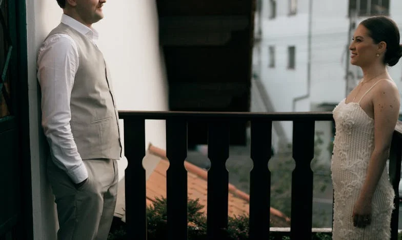 Kad je svekrva rekla: 'Dogovoreno? Uzimamo kredit.' Svi su me ignorirali – spakirala sam stvari i vratila se mami