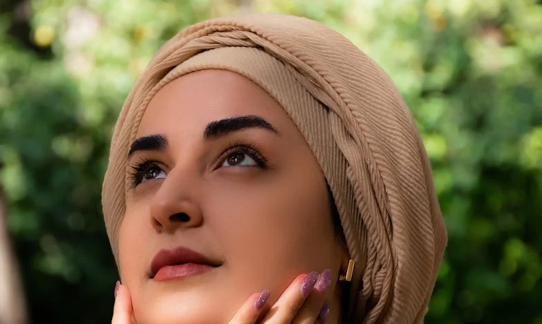 Kad ljubav utihne pa se vrati: Priča o meni, Jasni