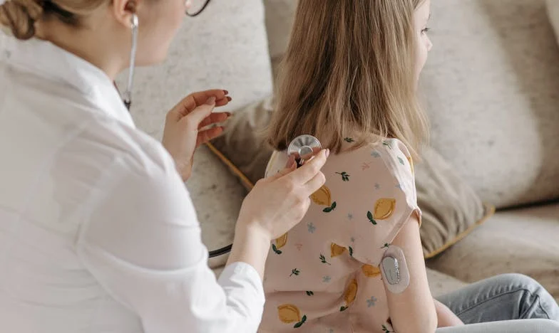 Kad ti svekrva donese kantu preraslih krastavaca: Ljeto u sjeni obiteljskih usporedbi