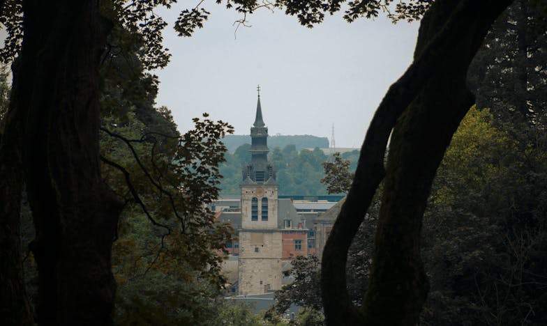 Oporuka na Noćnom Stoliću: Kako Oprostiti Majci Koja Me Zaboravila?