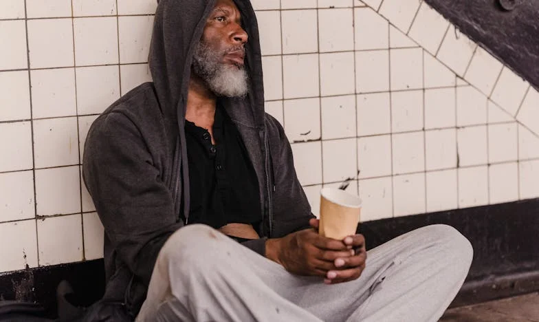 Sjene Prošlosti: Prva Ljubav na Okupljanju Maturanata