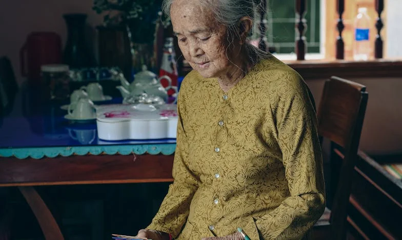 Kad roditelji odu, ostane samo tišina: Priča o ponosu, ljubavi i izgubljenim prilikama