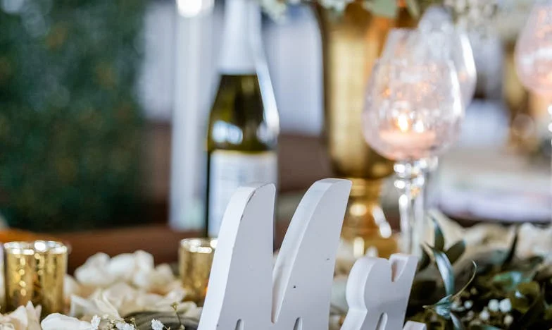 A felszín alatt: Anna története a házasság árnyékában