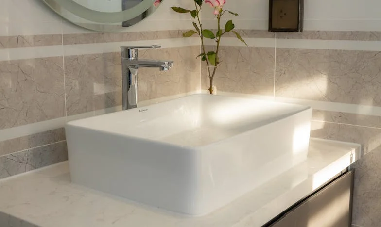 A hatodik gyerek árnyékában: Egy család széthullása és újjászületése